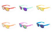 Sonnenbrille in modernen Farben